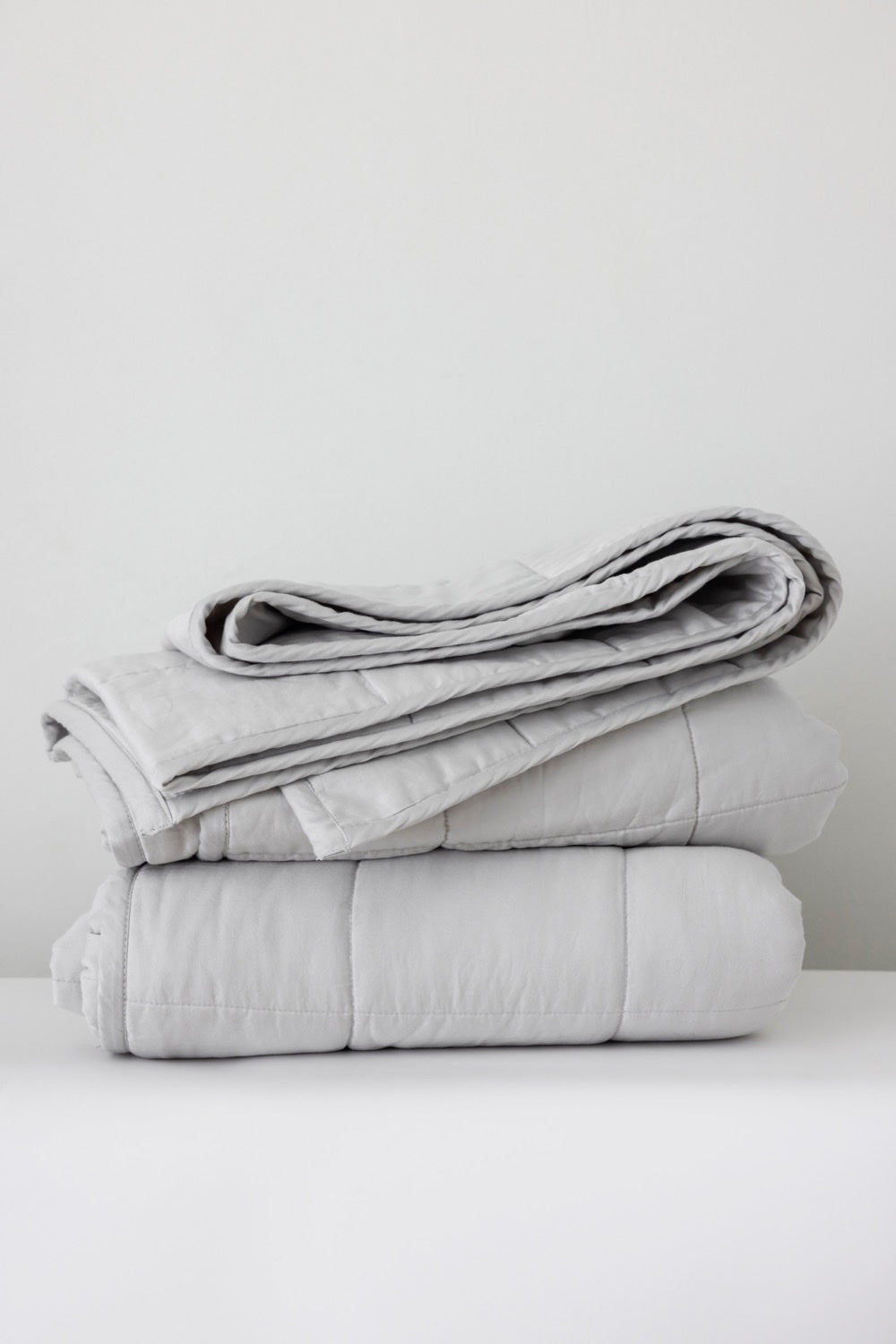 How to Make Your Home Smell Good Naturally With Bedding