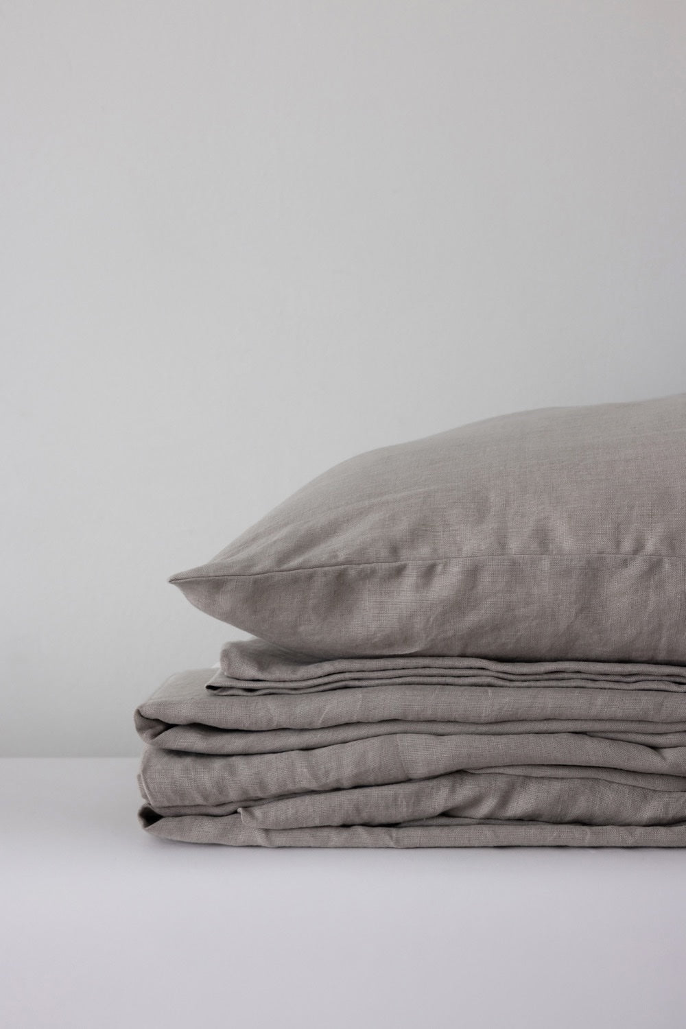 How to Keep Sheets Tucked In: Methods That Actually Hold