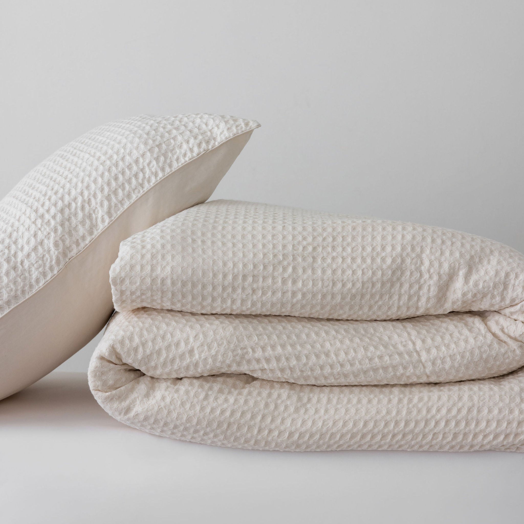 Best Sheet Sets for Hot Sleepers: Thermal Regulation in 2026